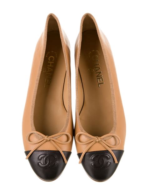 Chanel interlocking flats